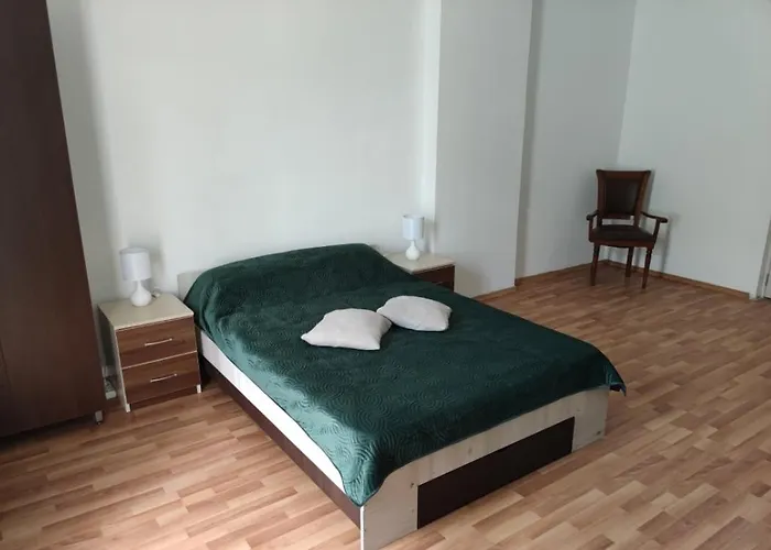 Christie's 3 To Apartament Bucureşti