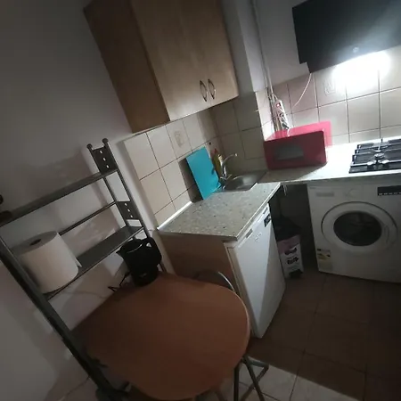 Christie's 3 To Βουκουρέστι